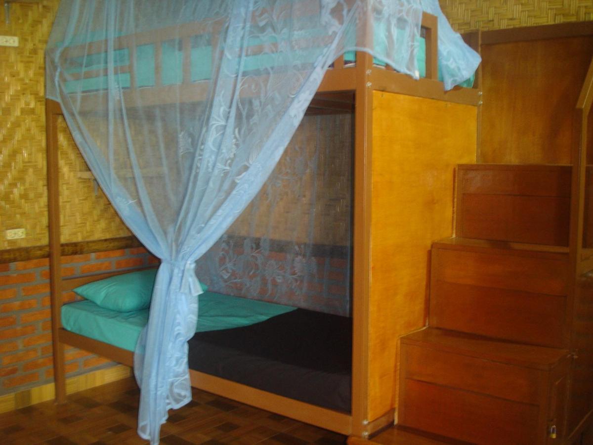 Dormitory Sedap Malam Singaraja Esterno foto
