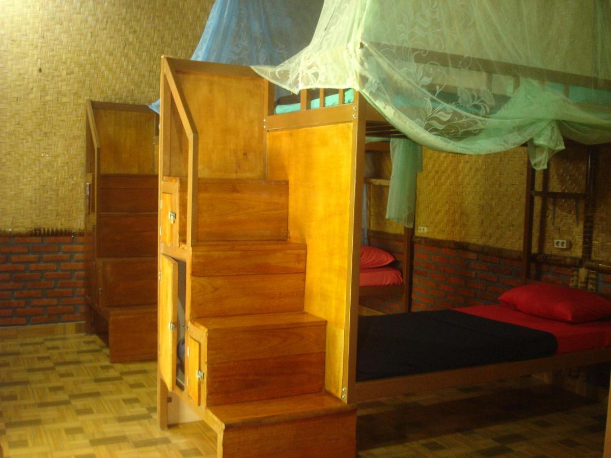 Dormitory Sedap Malam Singaraja Esterno foto