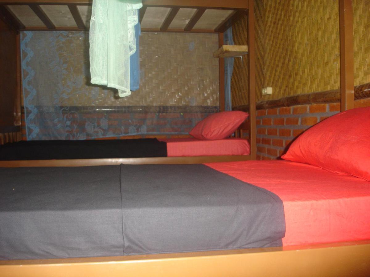 Dormitory Sedap Malam Singaraja Esterno foto